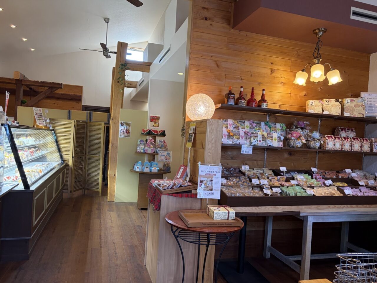「シャノワール」の仮店舗店内
