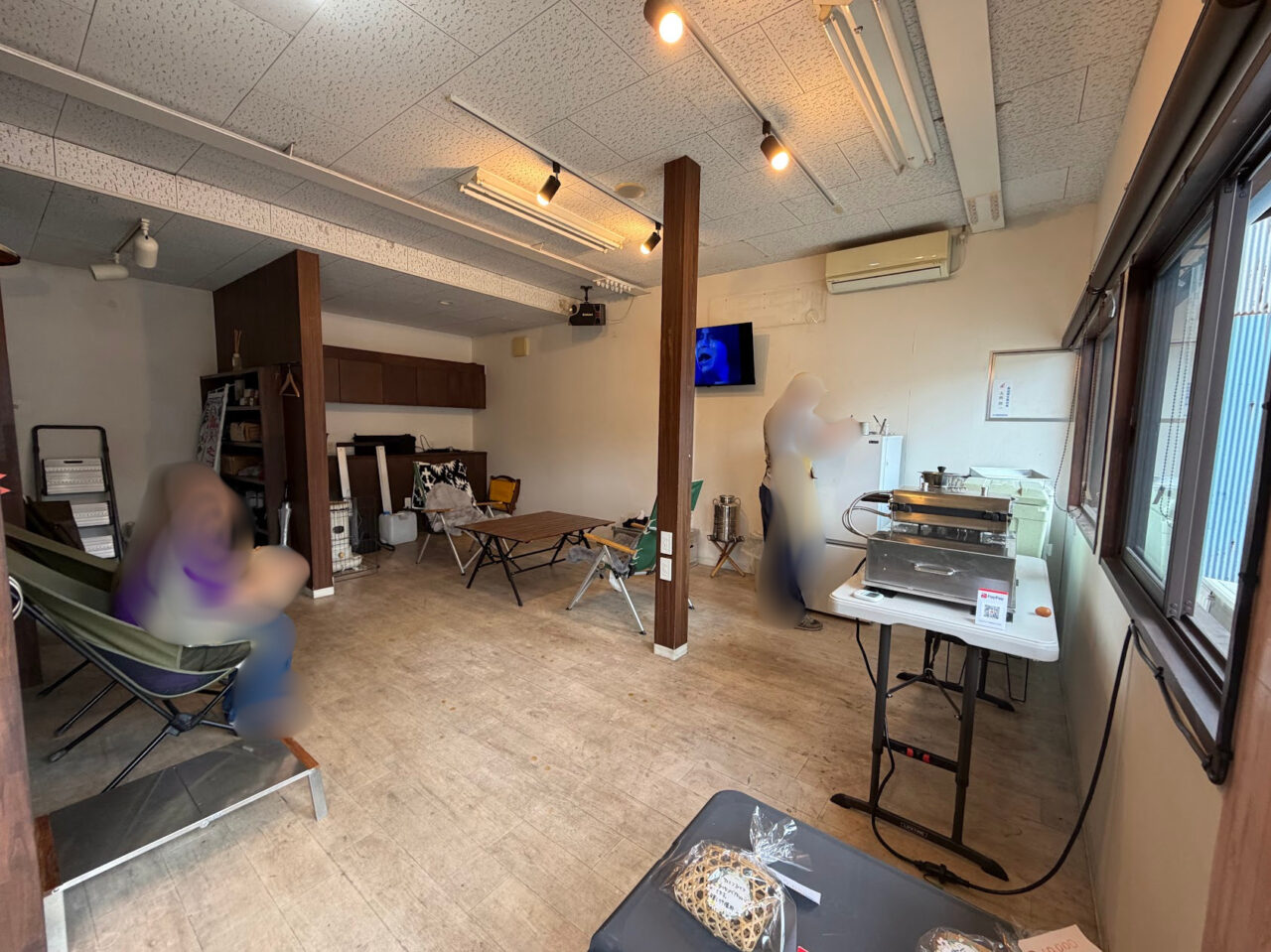 ベビーカステラカーズの店内