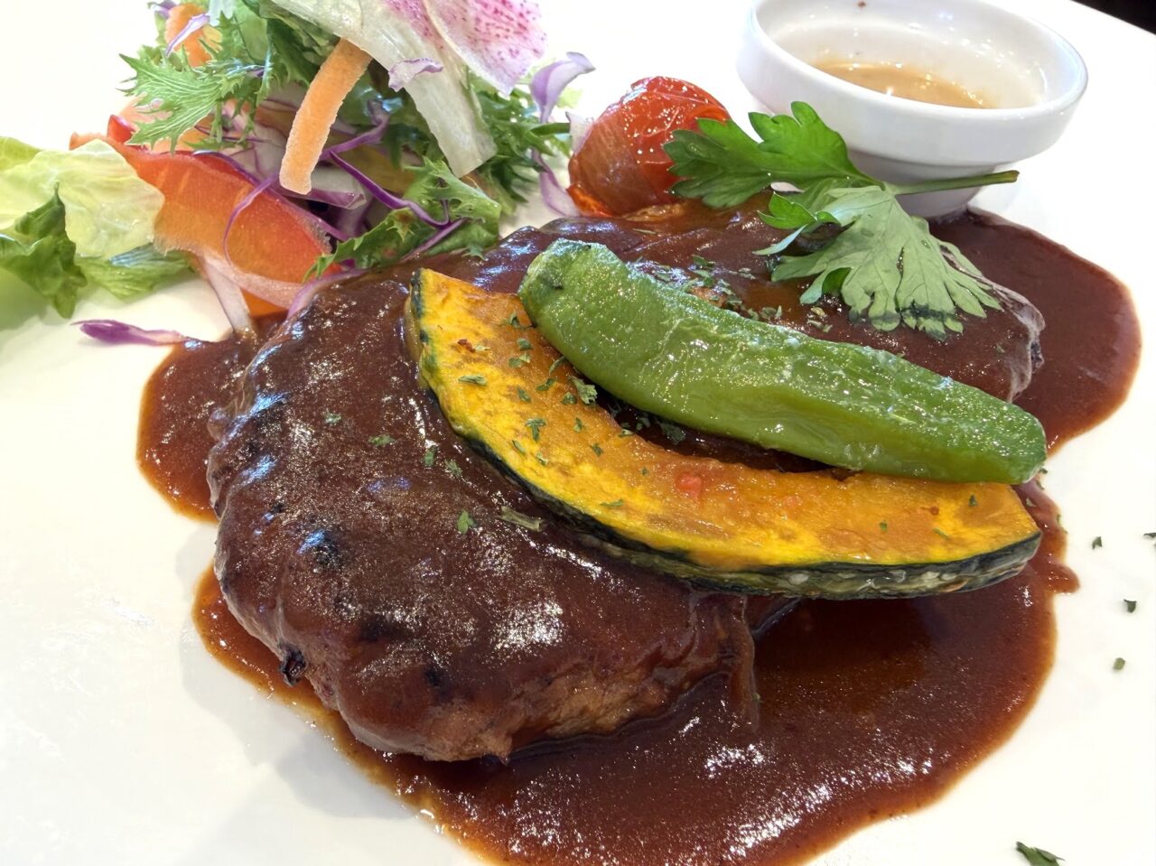 かすみキッチンの手ごねハンバーグステーキ