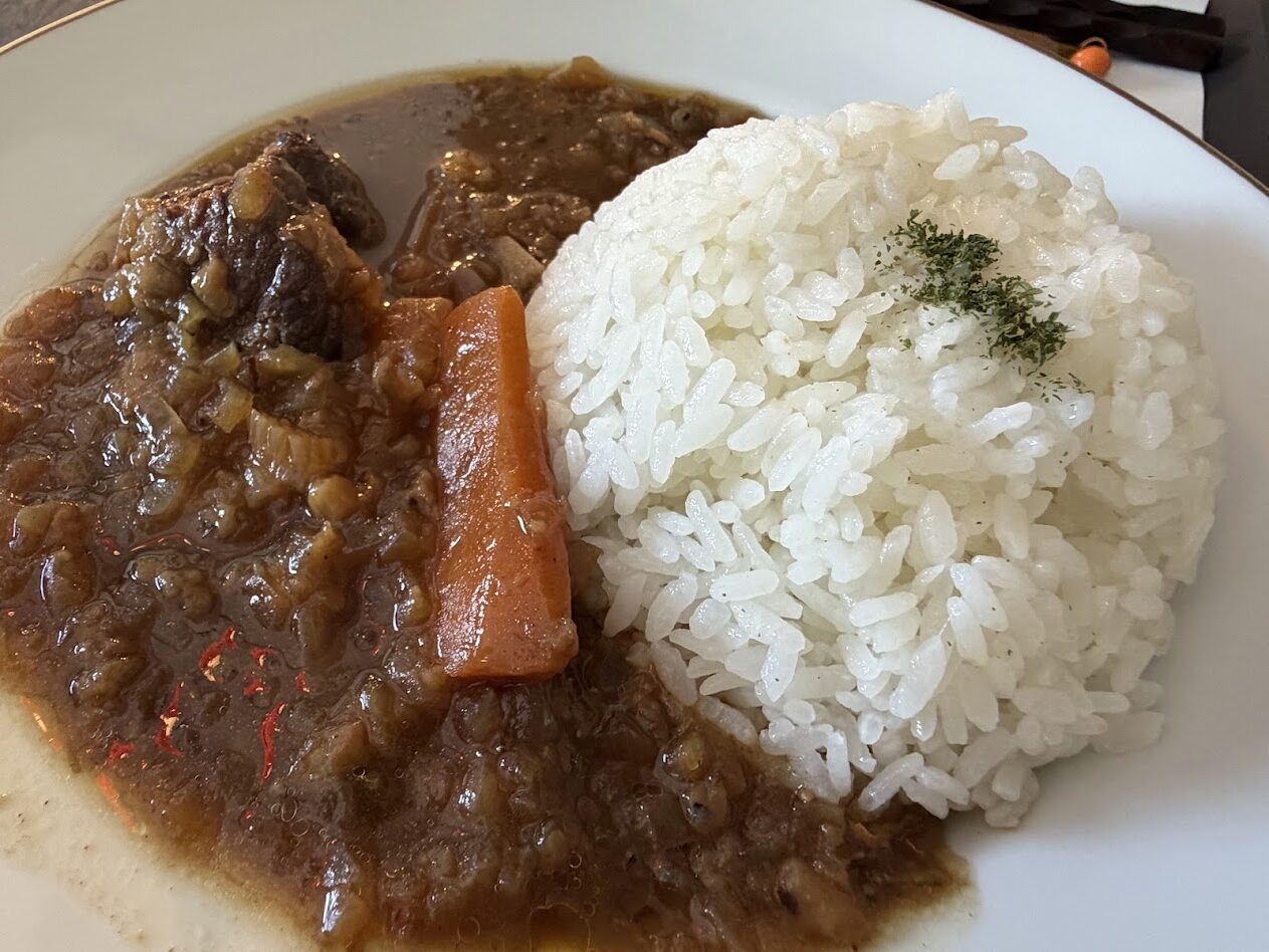 カフェサンホセのココミズキカレー