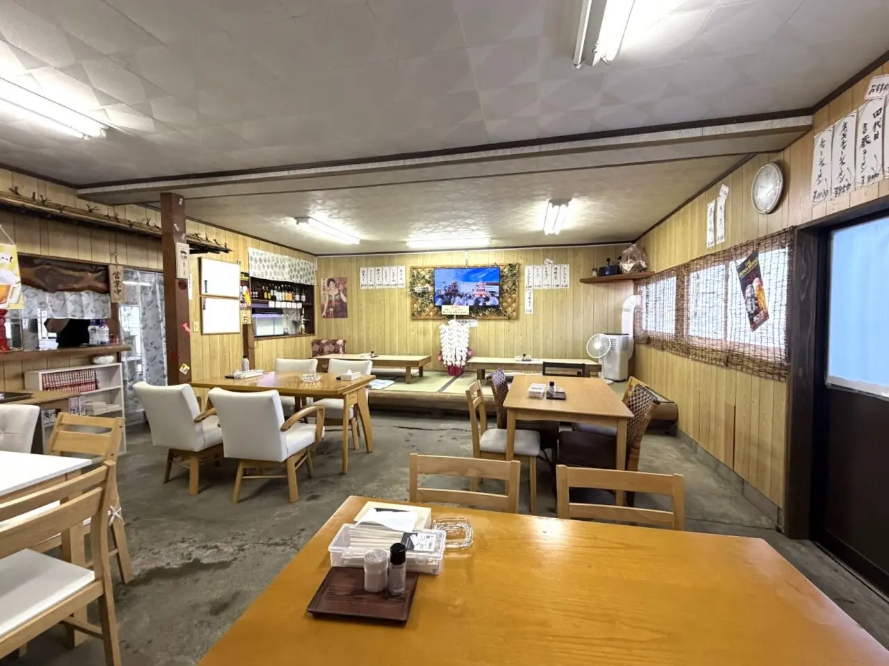 銚子屋の店内