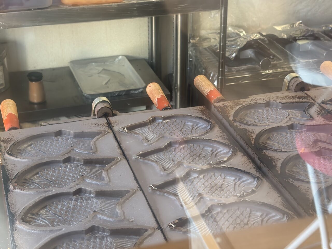 たい焼き専門店「福福」のたい焼き器