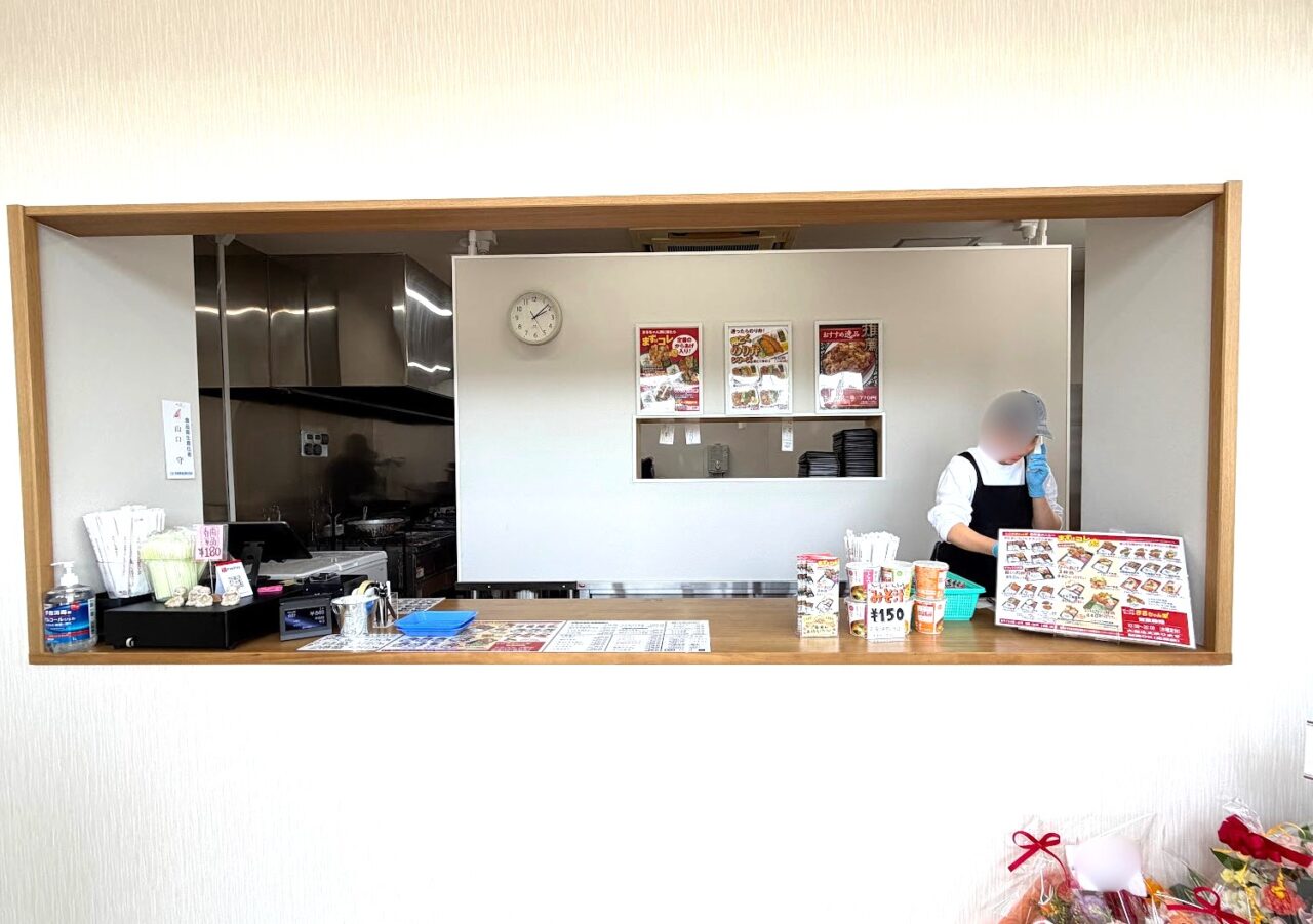 まるちゃん家石岡店の店内