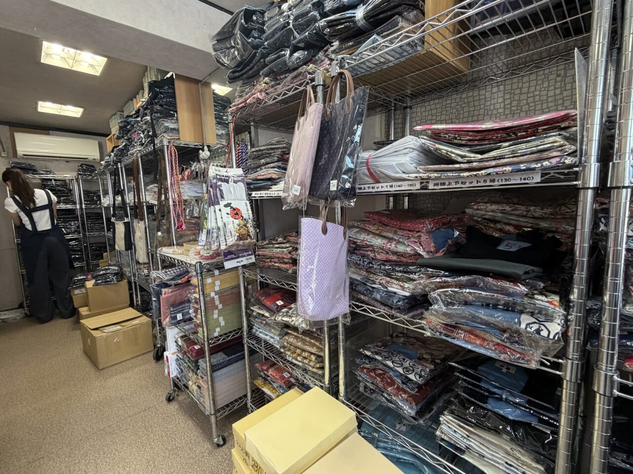 中泰土浦店の店内