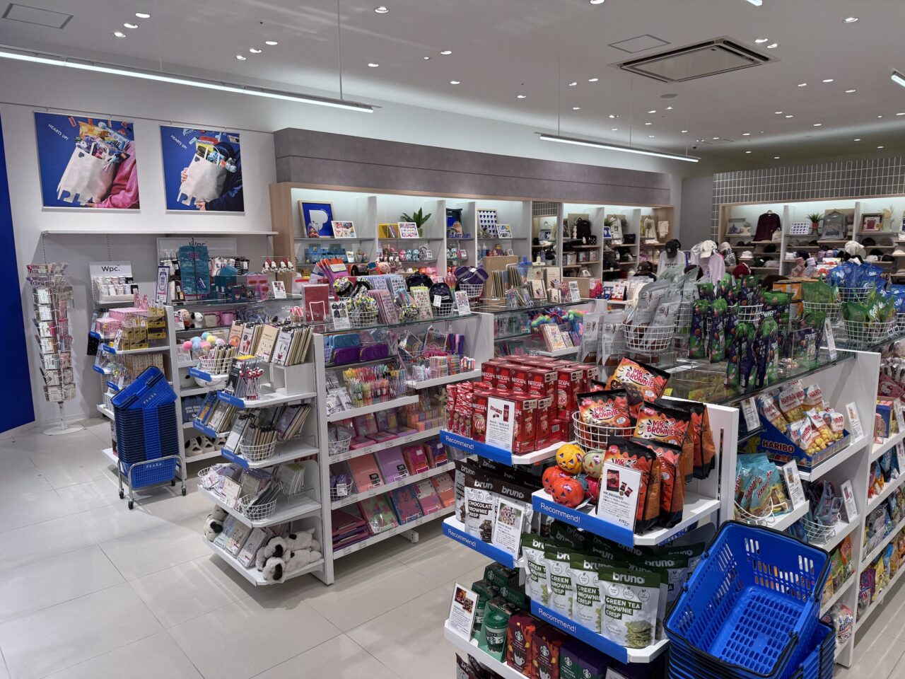 PLAZA店内