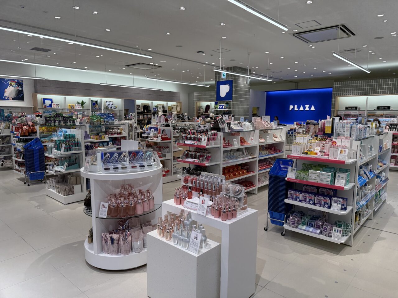 PLAZA店内