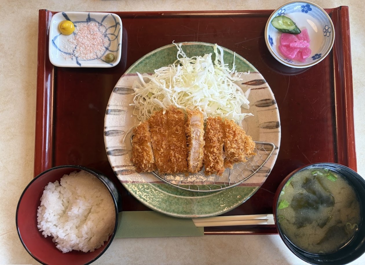 とんかつたやま石岡店のロースカツ定食