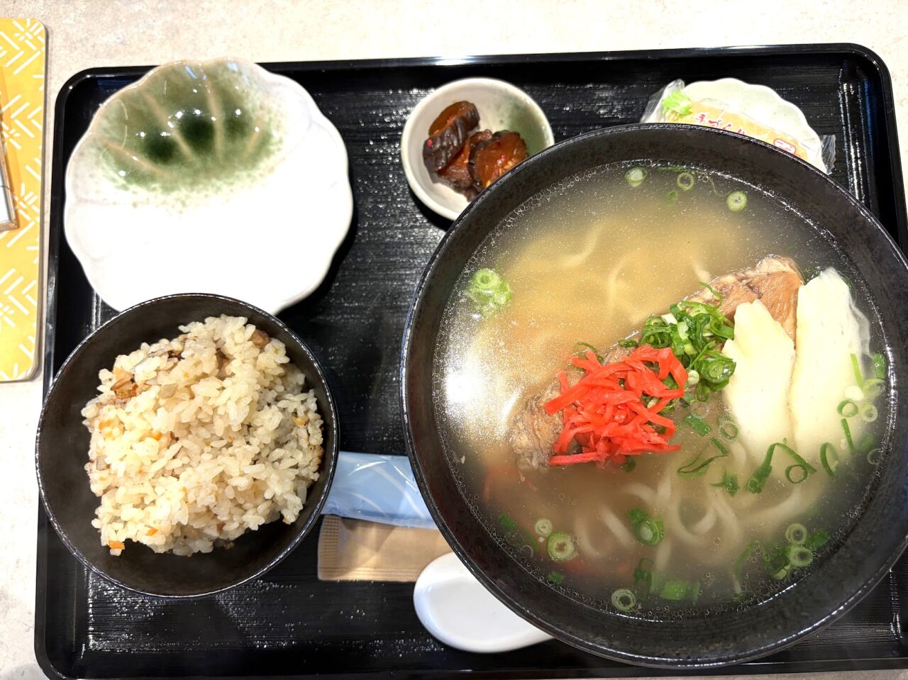 花花のソーキそば定食