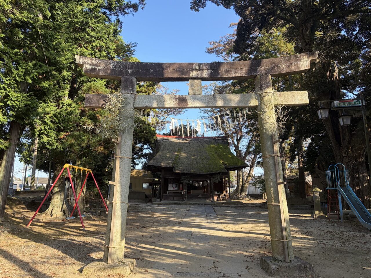 高浜神社の境内